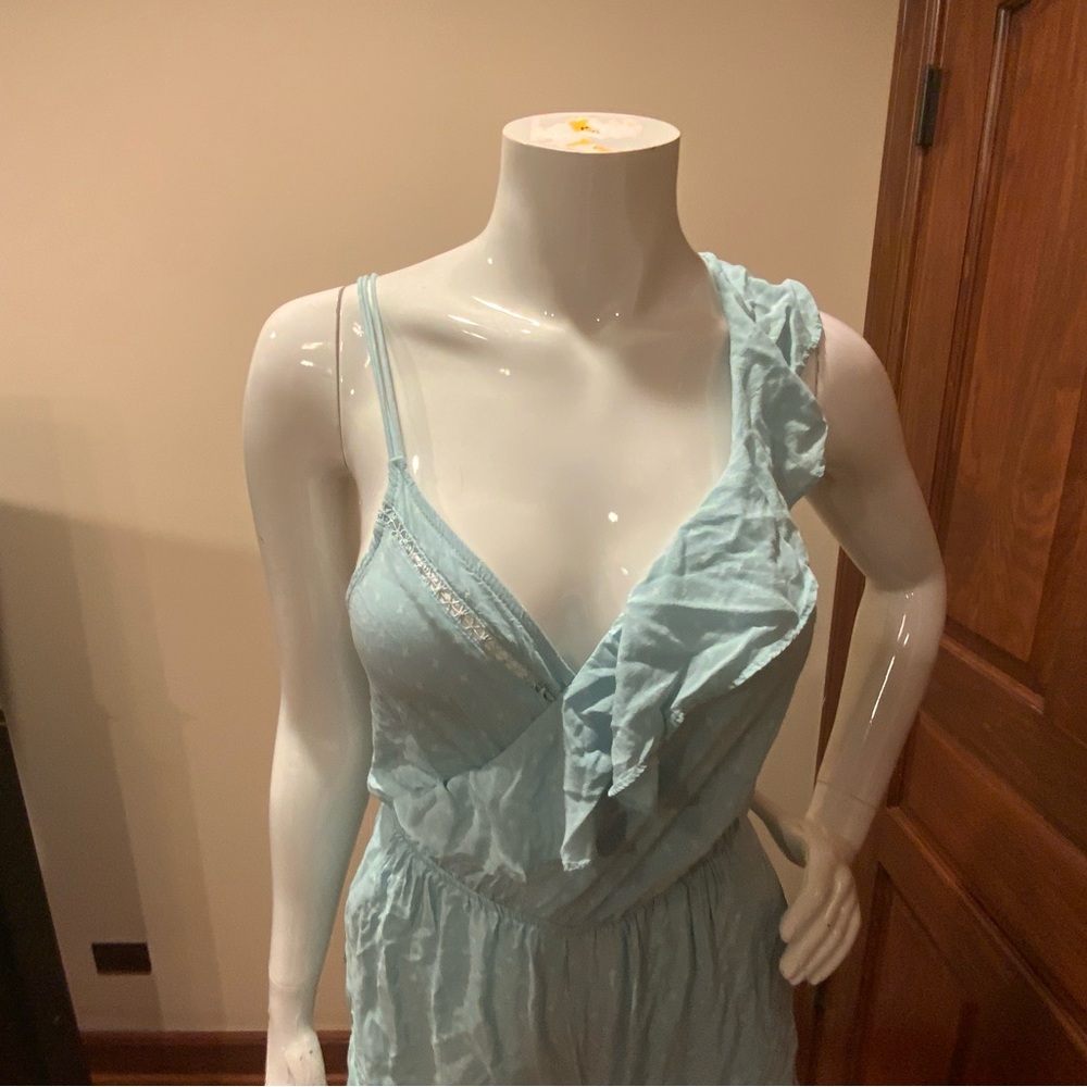 Light blue jumper y2k, Frutiger areo and shoujo
Beach wear.